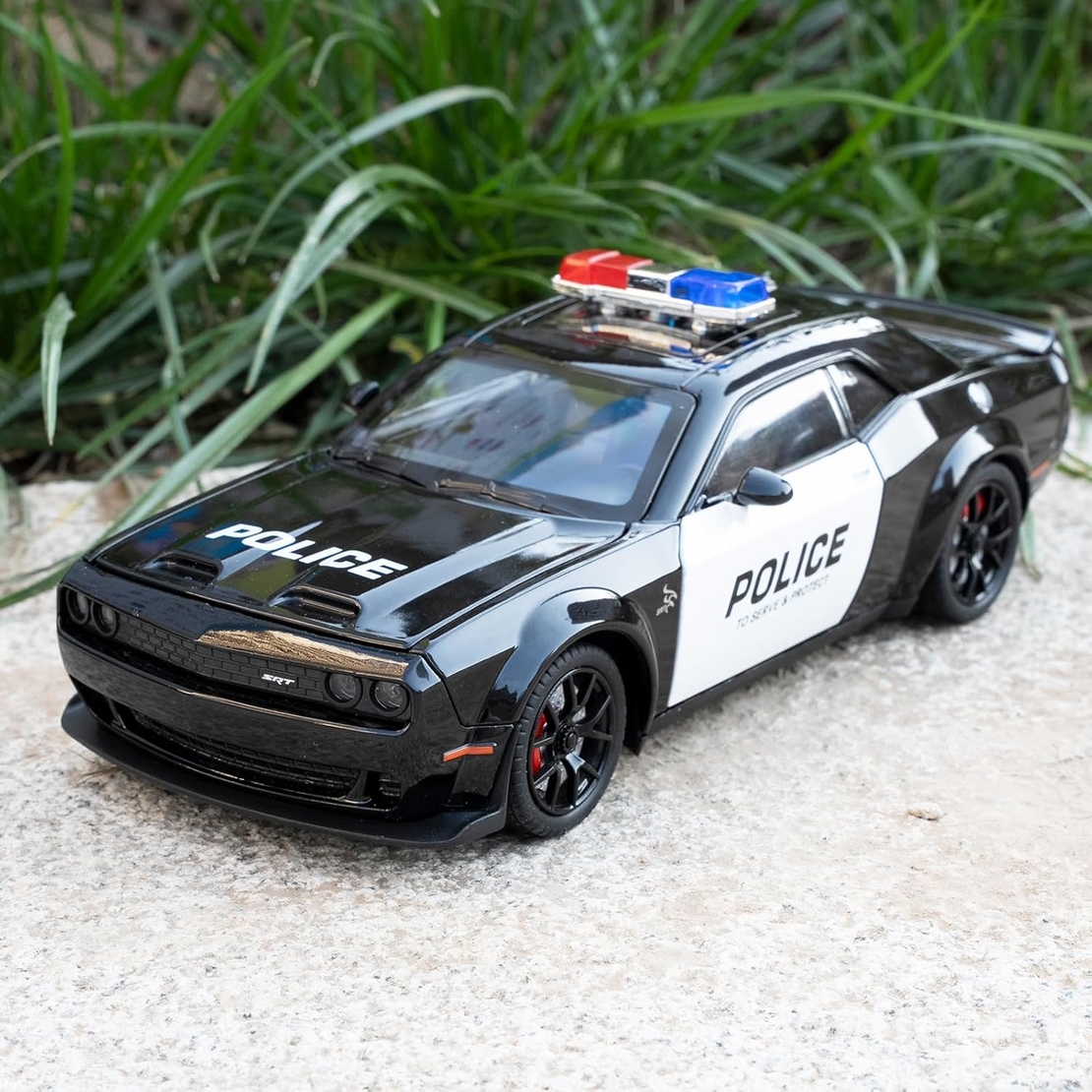 Метална кола с отварящи се врати капаци светлини и звуци Dodge Challenger Police - 1:24