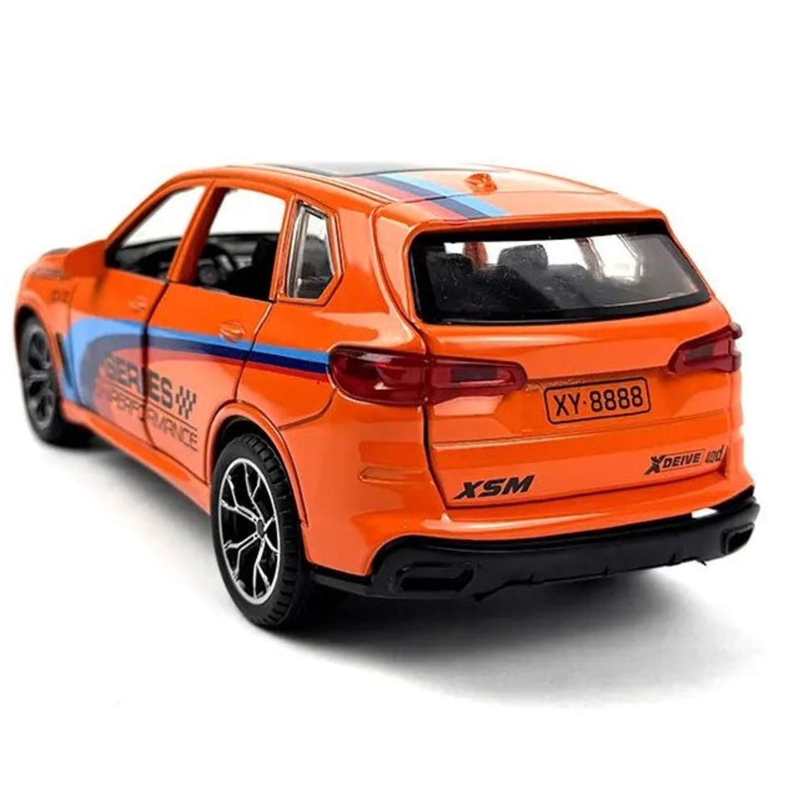 Метална кола с отварящи се врати капаци светлини и звуци BMW X5 M 1:24