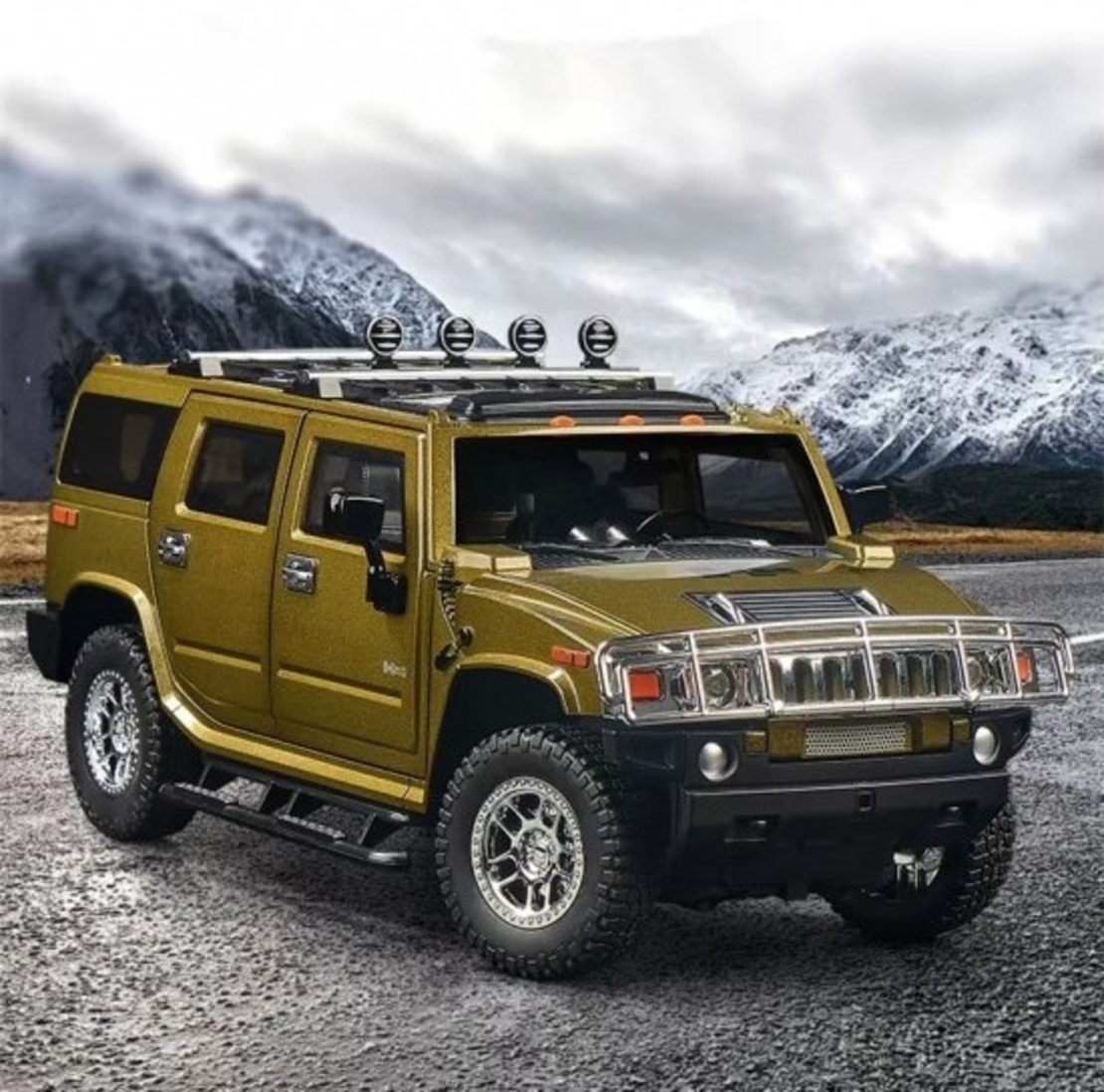 Метален джип с отварящи се врати капаци светлини и звуци Hummer H2 1:18