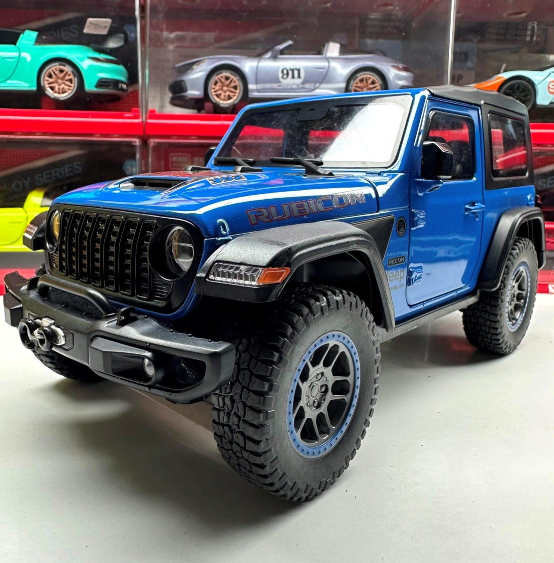 Метален джип с отварящи се врати капаци светлини и звуци Jeep Rubicon 1:18