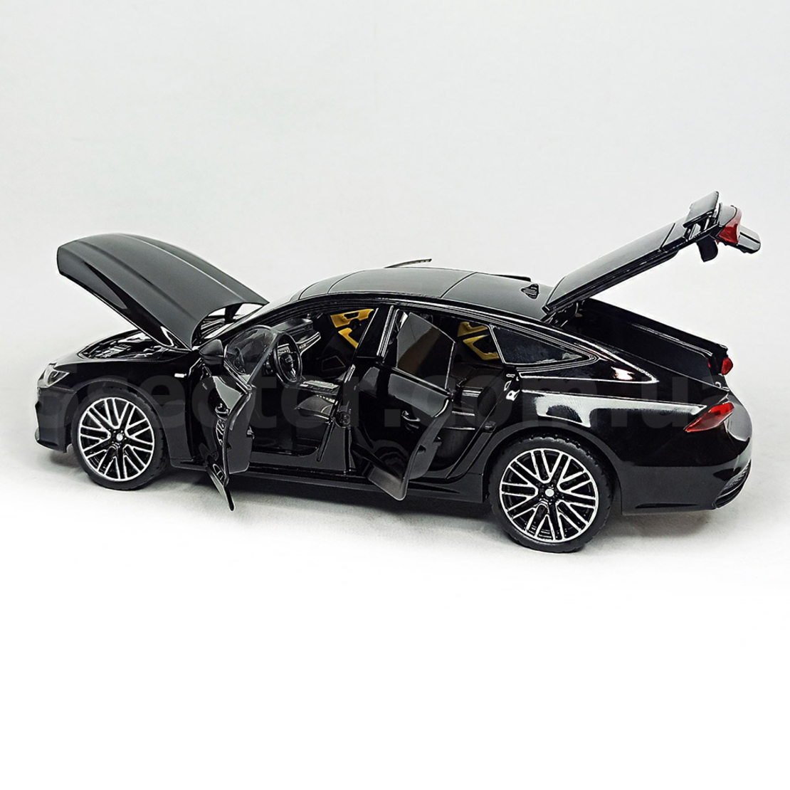 Метална кола с отварящи се врати светлини и звуци Audi A7 1:24