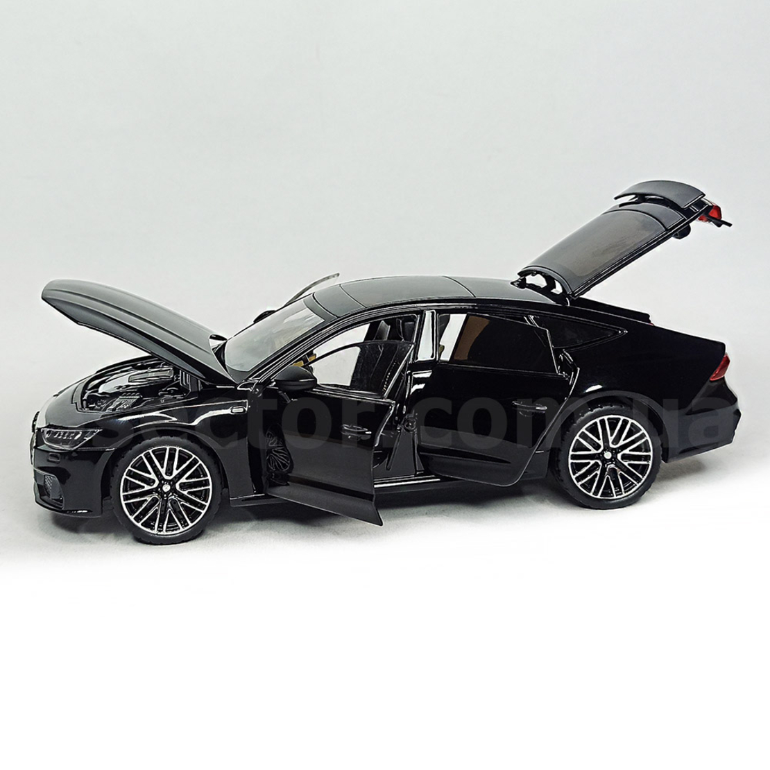 Метална кола с отварящи се врати светлини и звуци Audi A7 1:24