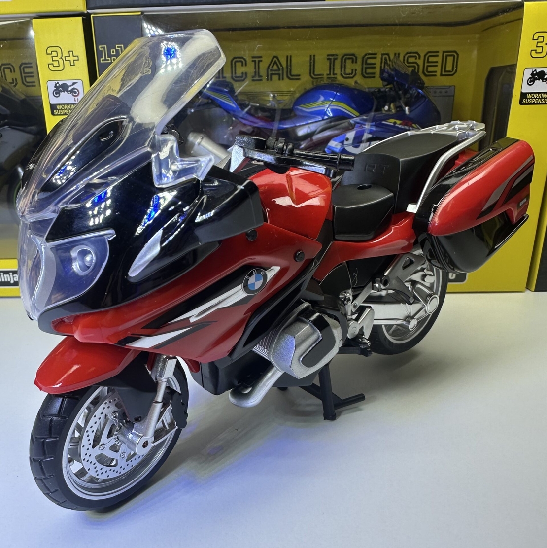 Метален мотор MSZ  BMW R1250 RT 1:12