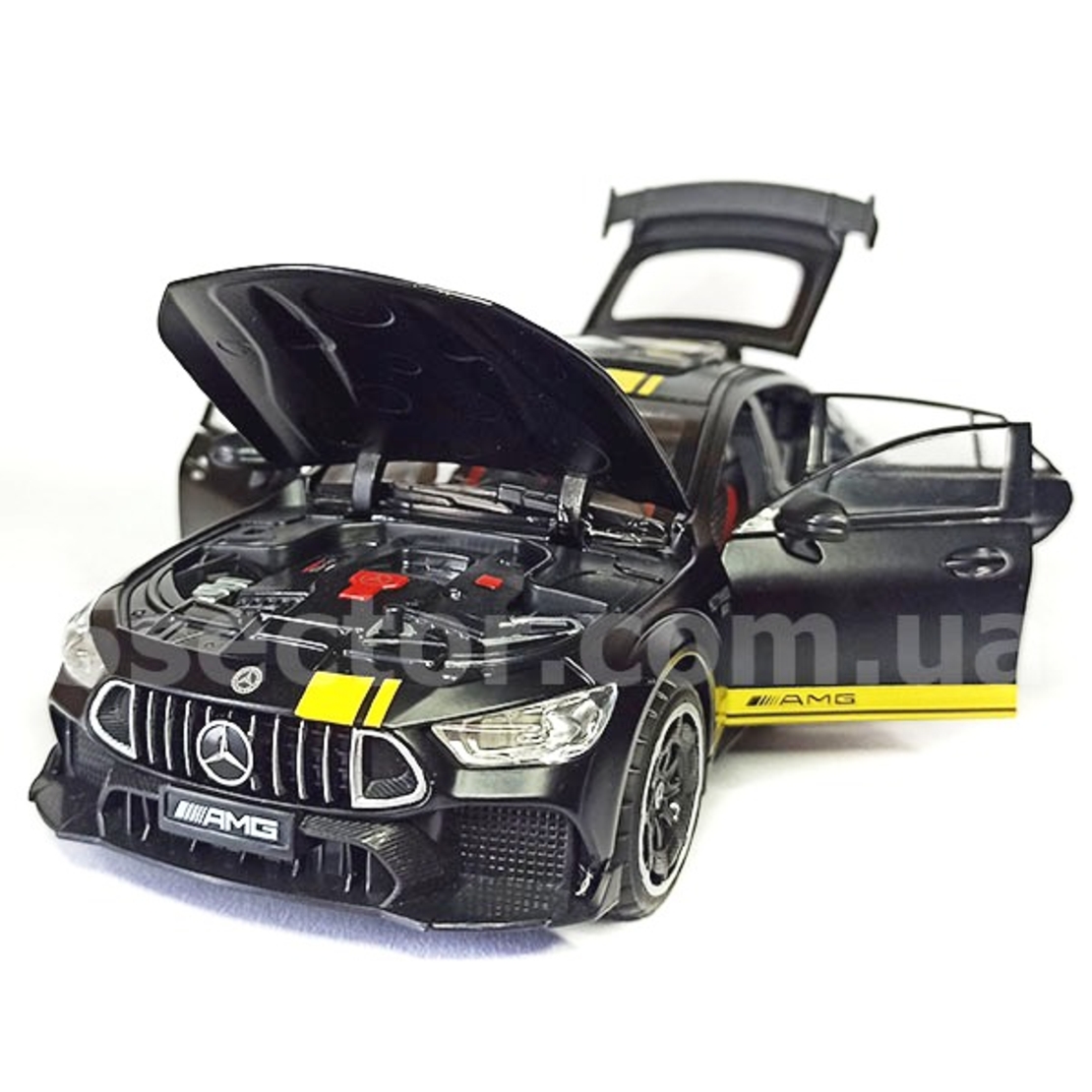 Метална кола с отварящи се врати, капаци, светлини и звуци Mercedes-AMG GT63 S 1:24