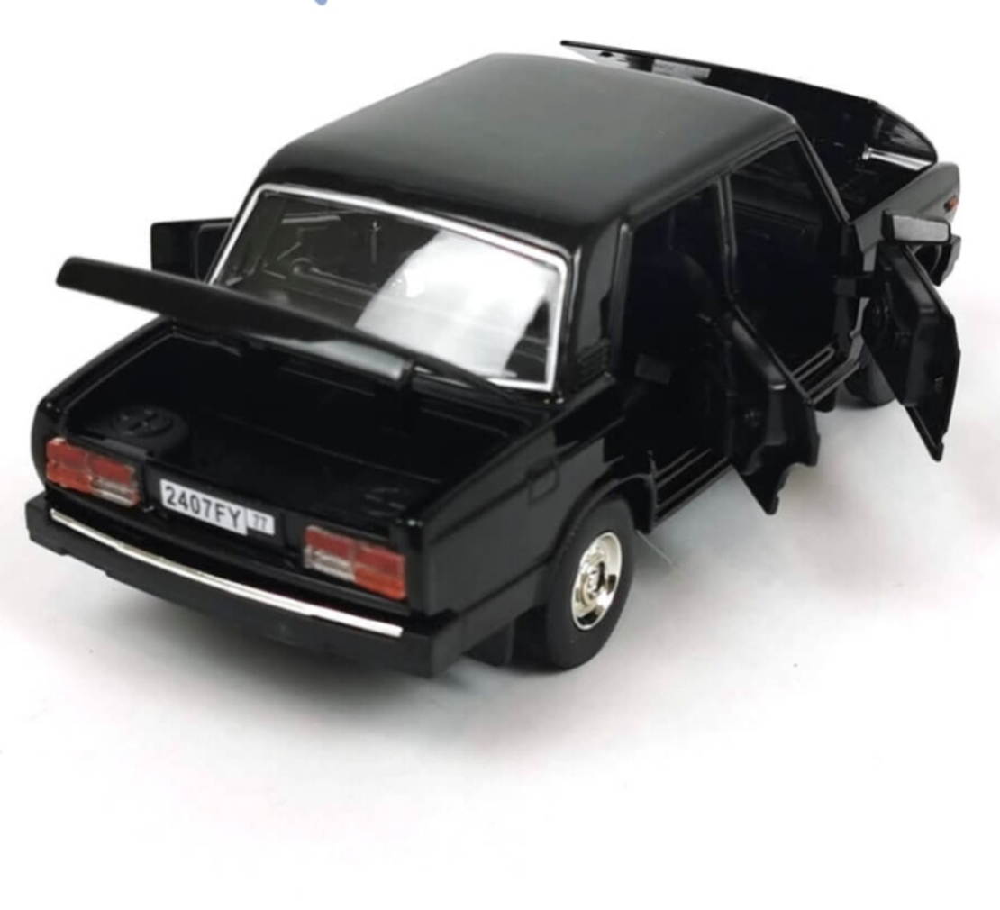 Метална кола с отварящи се врати капаци светлини и звуци Лада / Lada 2107 - 1:24