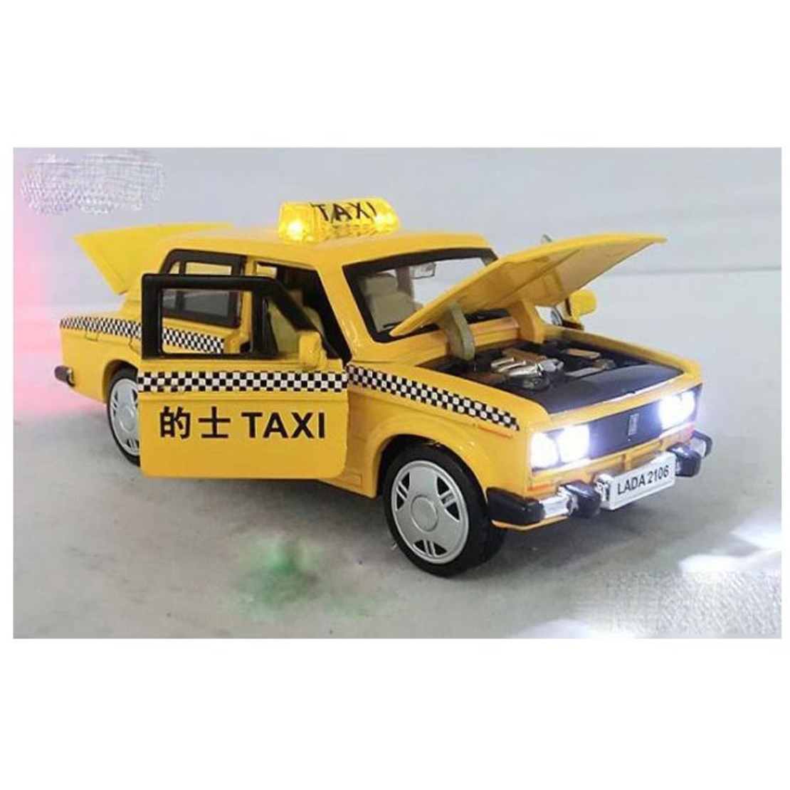 Метална кола с отварящи се врати капаци светлини и звуци Лада / Lada 2106 такси - 1:32