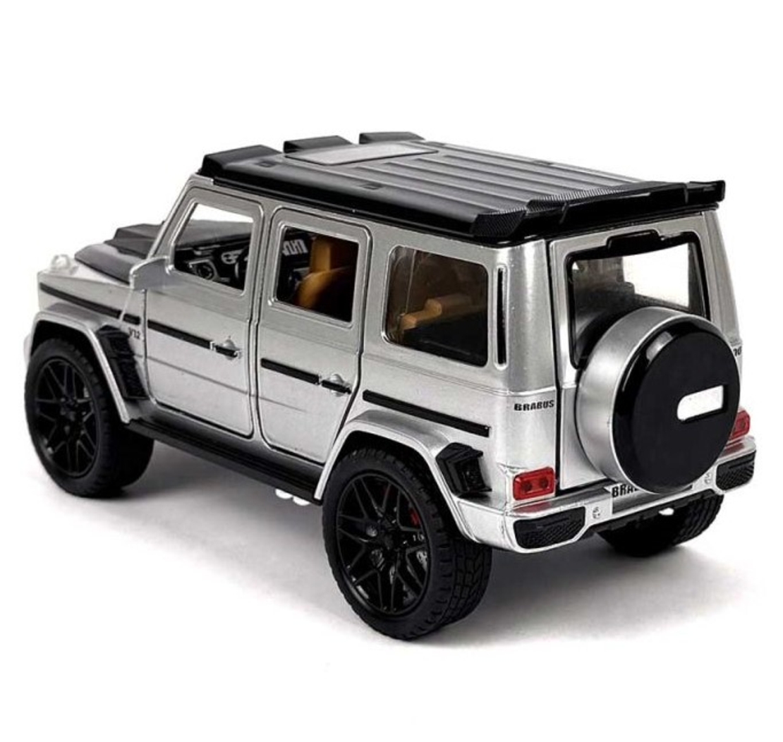 Метален джип с отварящи се врати светлини и звуци Mercedes G-class Brabus 900 1:24