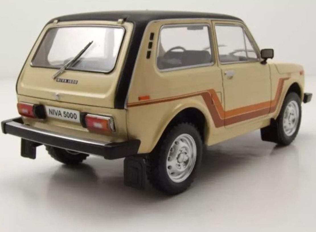 Метална кола Lada Niva 5000 Beige 1980 - WHITE BOX 1:24