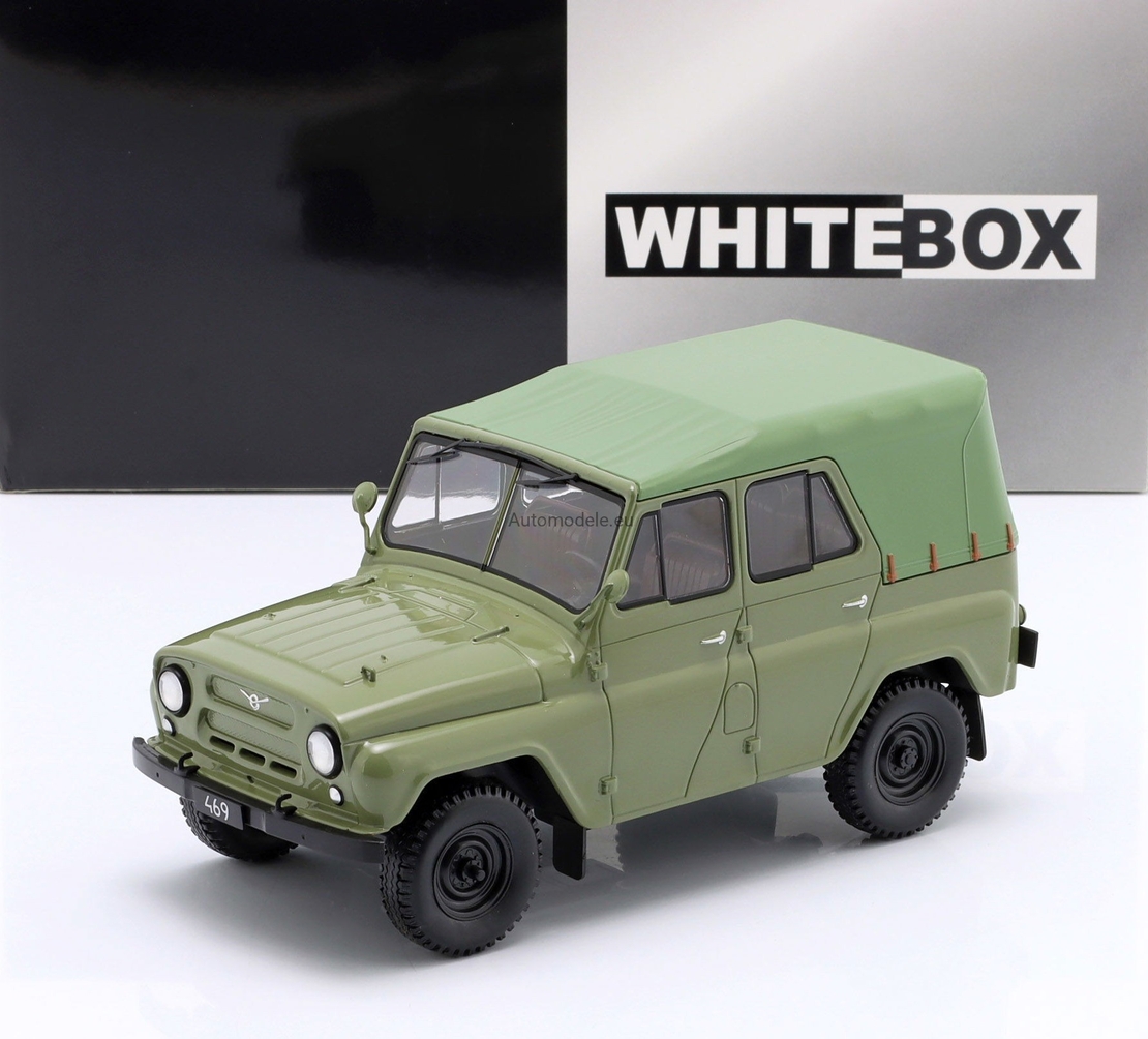 Метален джип UAZ 469 Olive Green WHITE BOX 1:24