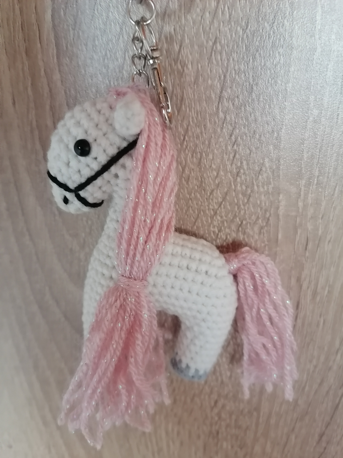 Конче ключодържател бяло