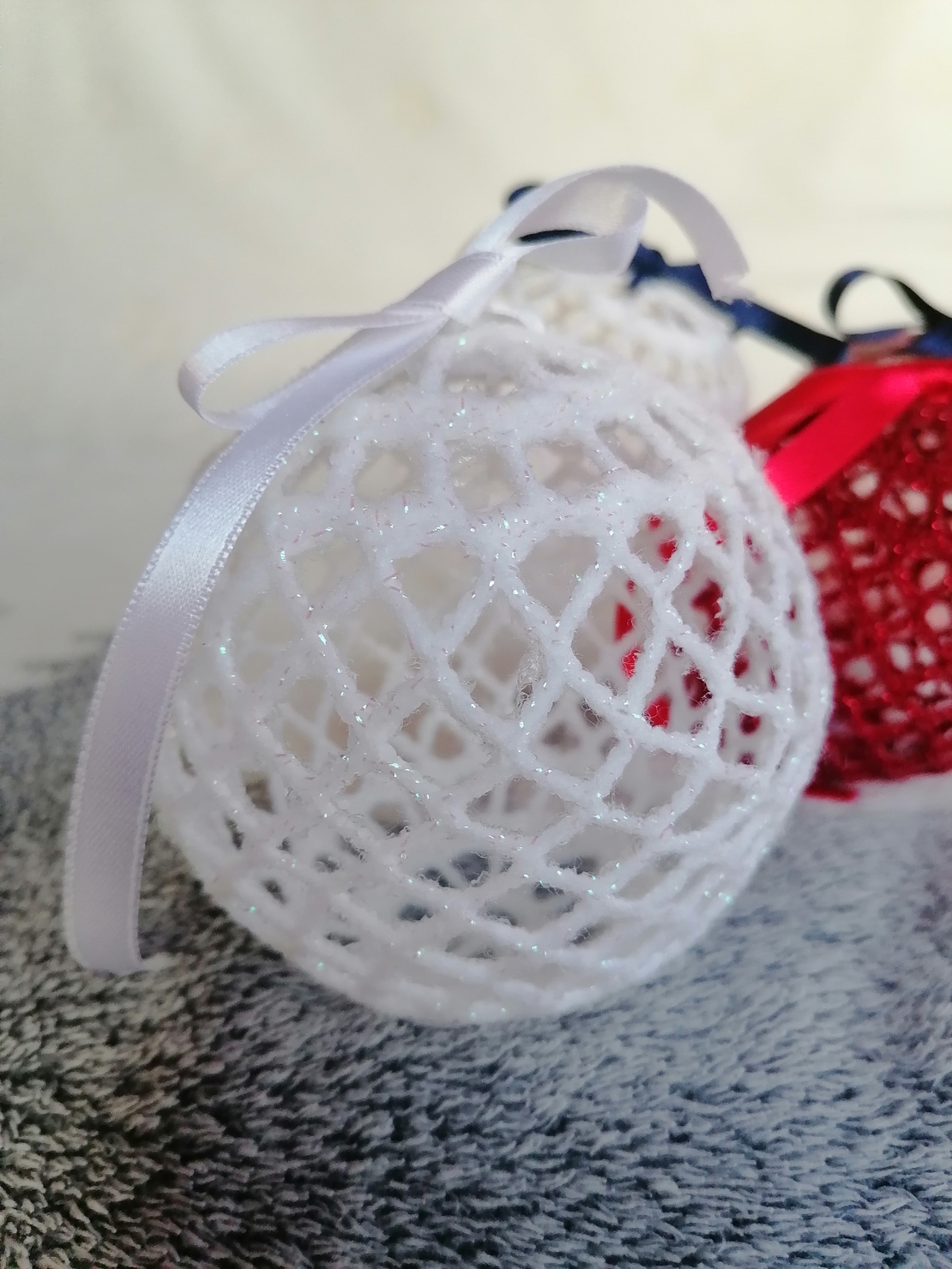 Коледна топка бяла