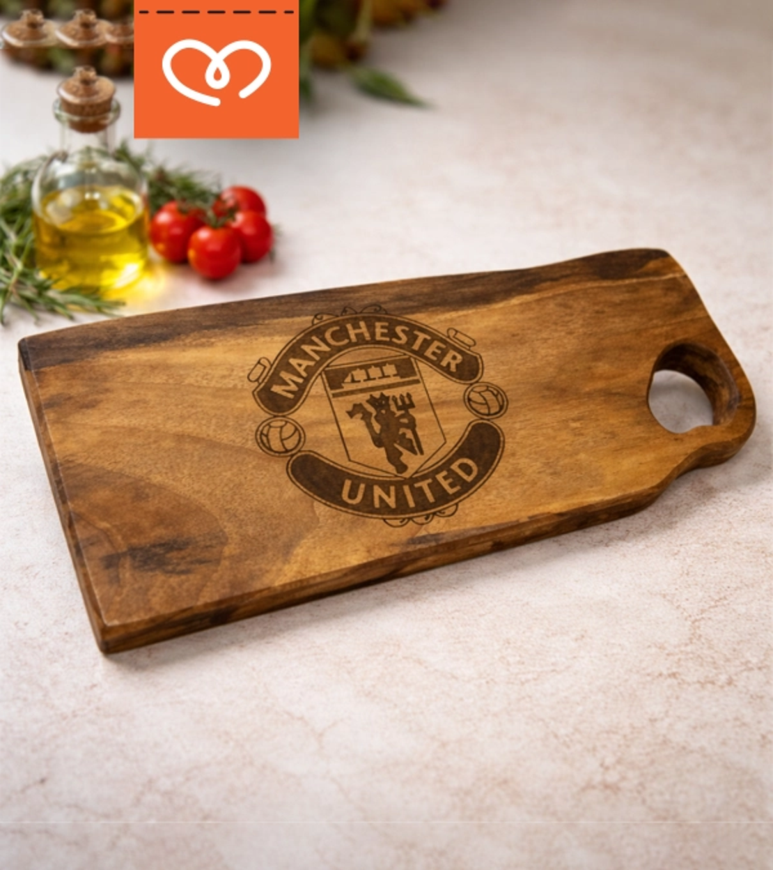 Подарък за футболен фен – дървена дъска с лого Манчестър Юнайтед
