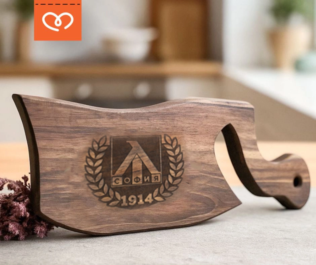 Дъска Левски лого, Дъска за мезета, Орехова дъска за подарък, Дървена дъска с лого подарък за футболен фен на Левски