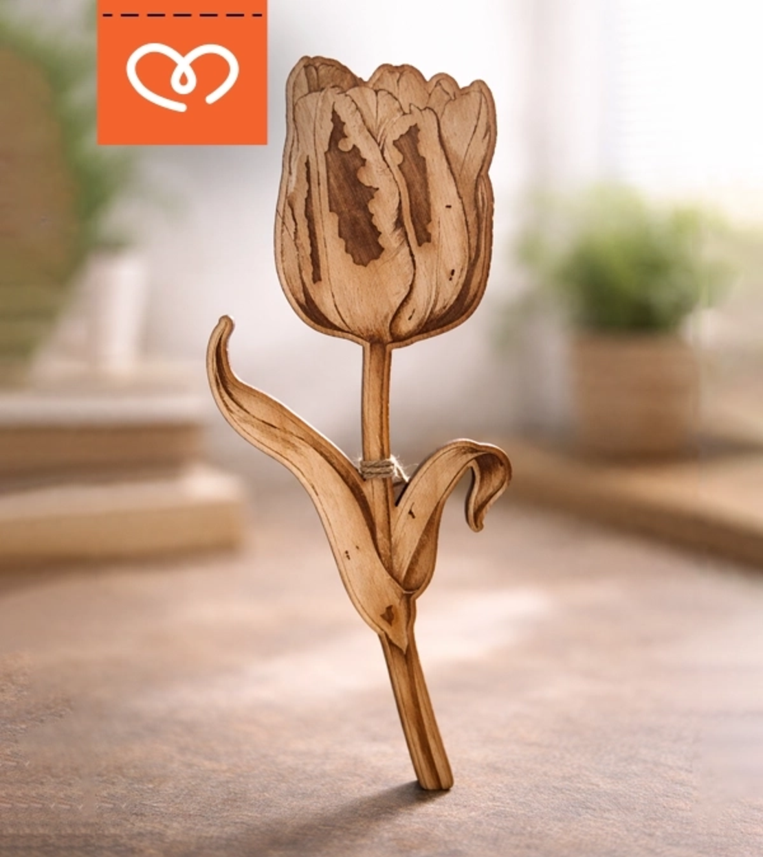 Дървено цвете лале– елегантен подарък за жена за 8 март и рожден ден