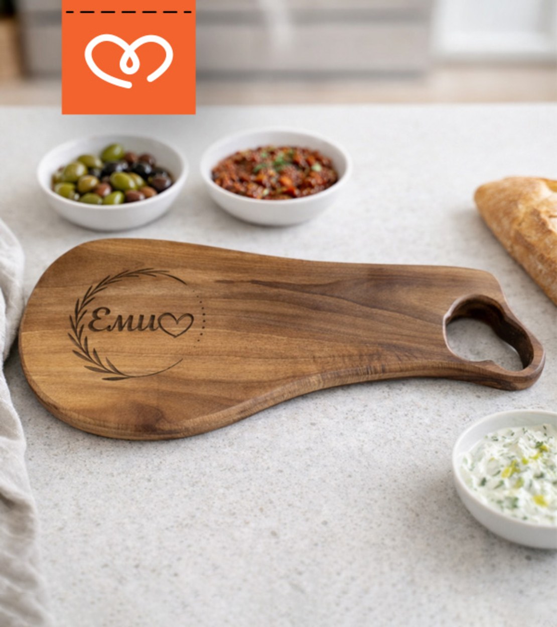 Подарък за жена – персонализирана кухненска дъска с име за най-добрата готвачка