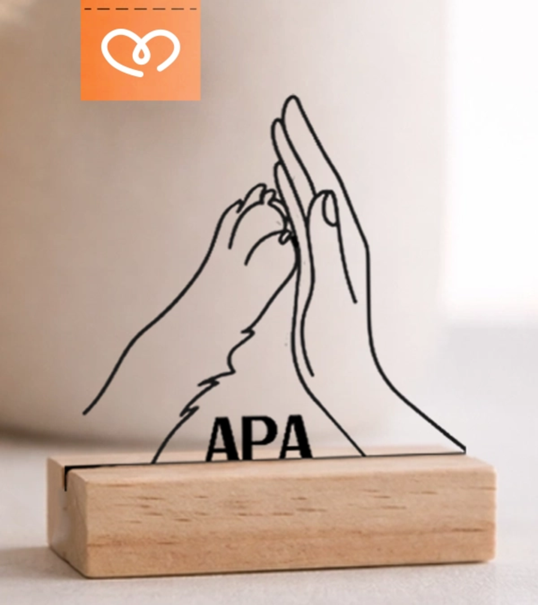 Подарък за стопанин на куче – персонализиран плакет с лапа и име