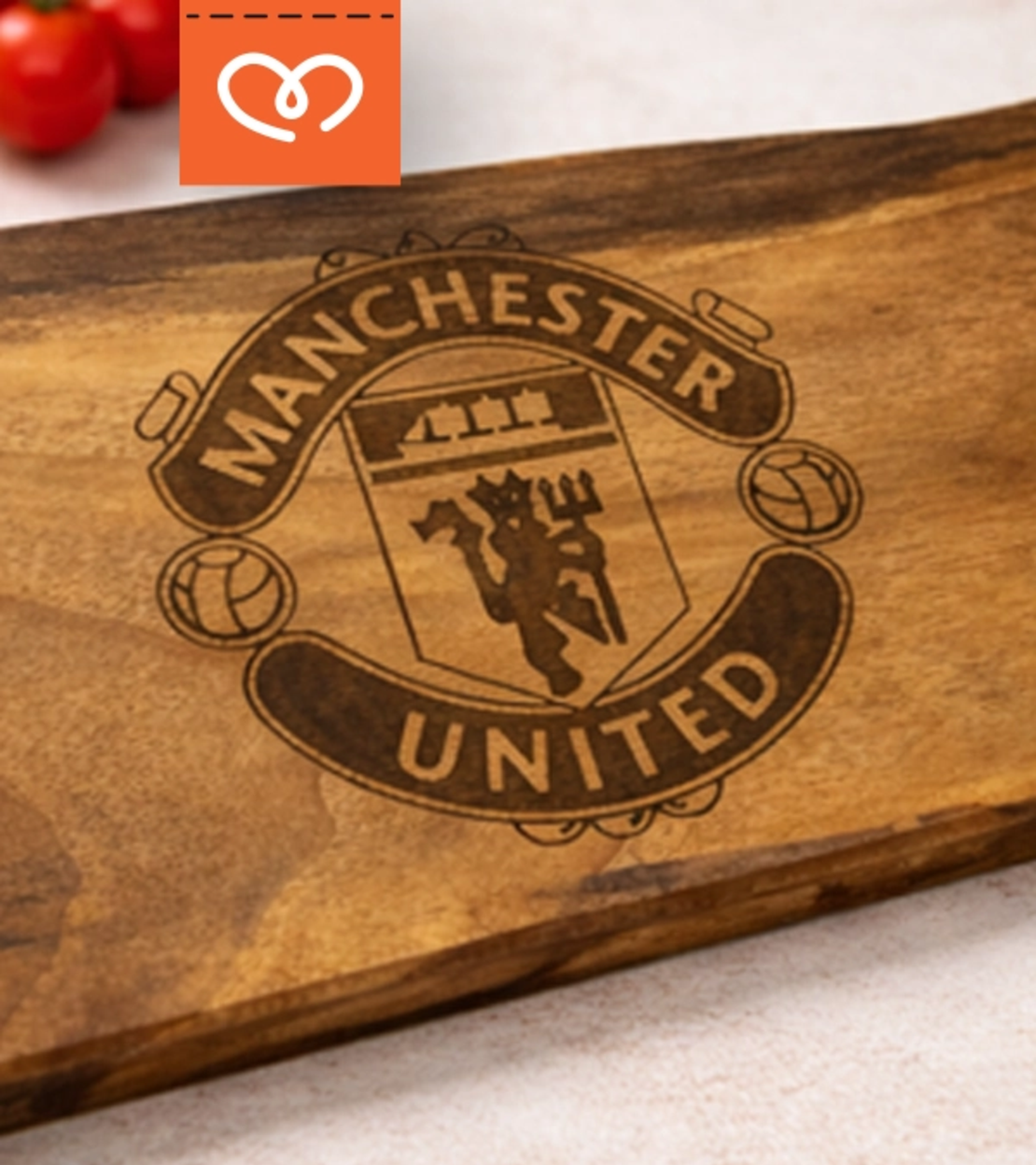 Подарък за футболен фен – дървена дъска с лого Манчестър Юнайтед