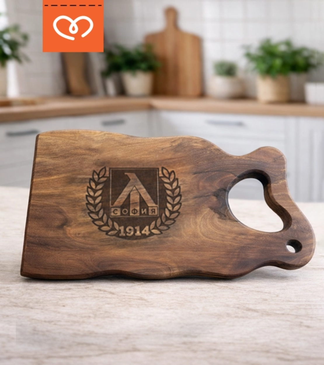 Дъска Левски лого, Дъска за мезета, Орехова дъска за подарък, Дървена дъска с лого подарък за футболен фен на Левски