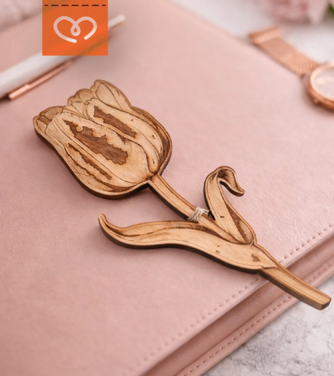 Дървено цвете лале– елегантен подарък за жена за 8 март и рожден ден