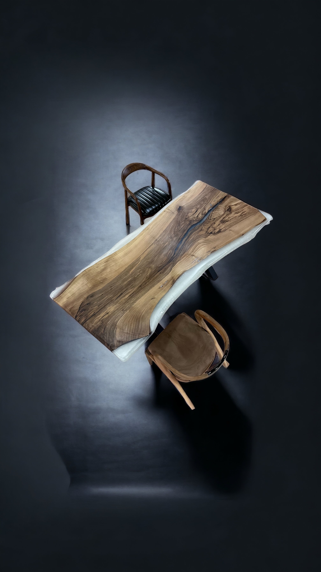 ✔ ръчно изработена епоксидна маса „Бяла Перла“ от орехово дърво