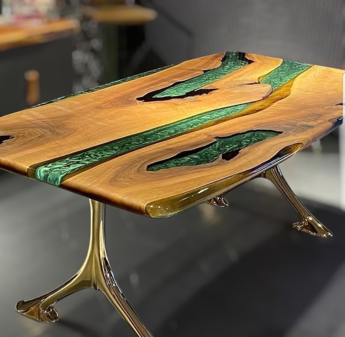 Ръчно изработена маса от масивно дърво и епоксидна смола – Зелен речен ефект