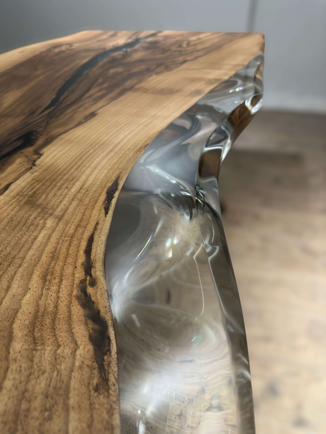 ръчно изработена прозрачна епоксидна маса от орех – 200/100 см