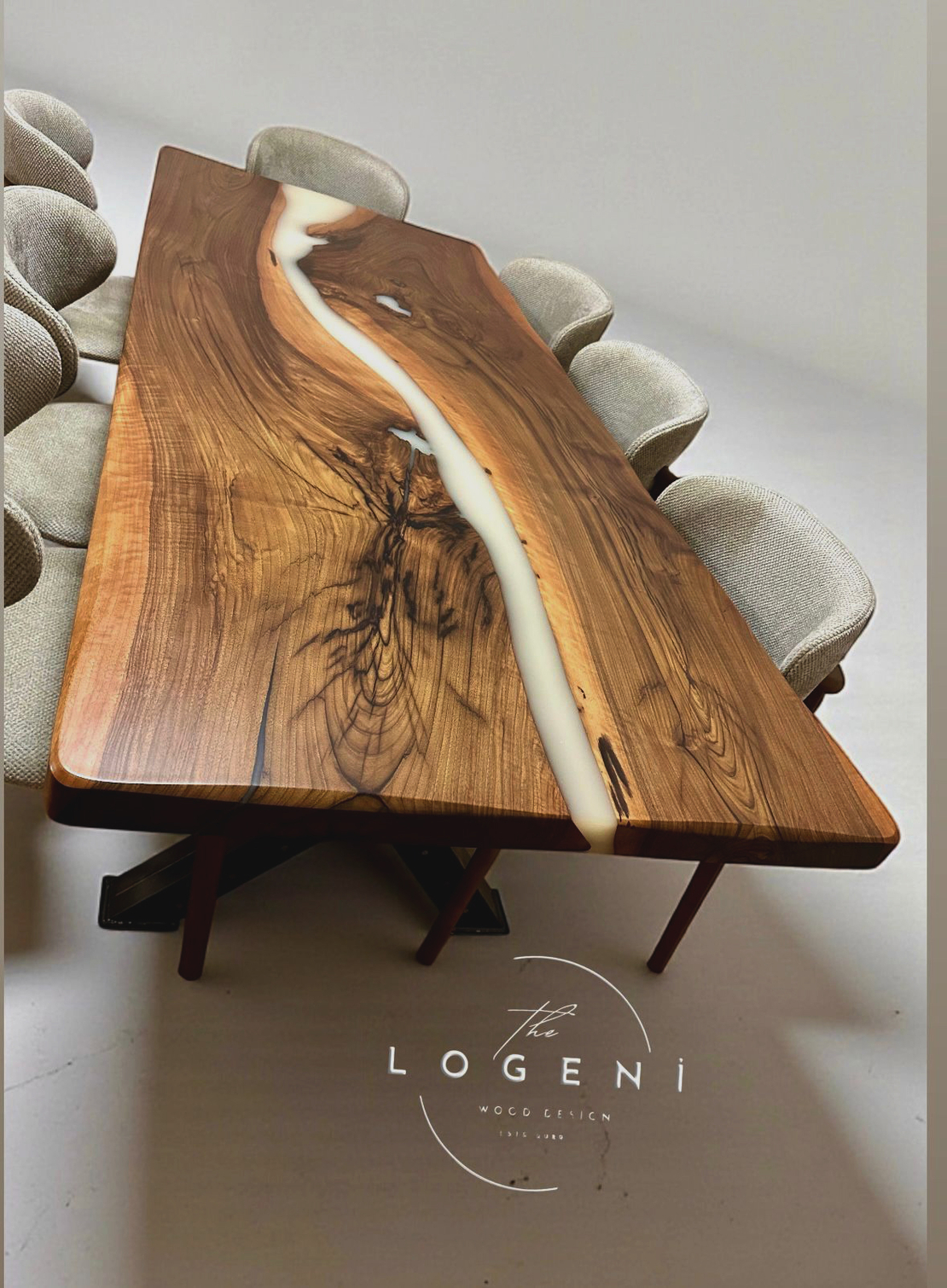 Епоксидна трапезна маса от масивен орех – млечно бял речен ефект