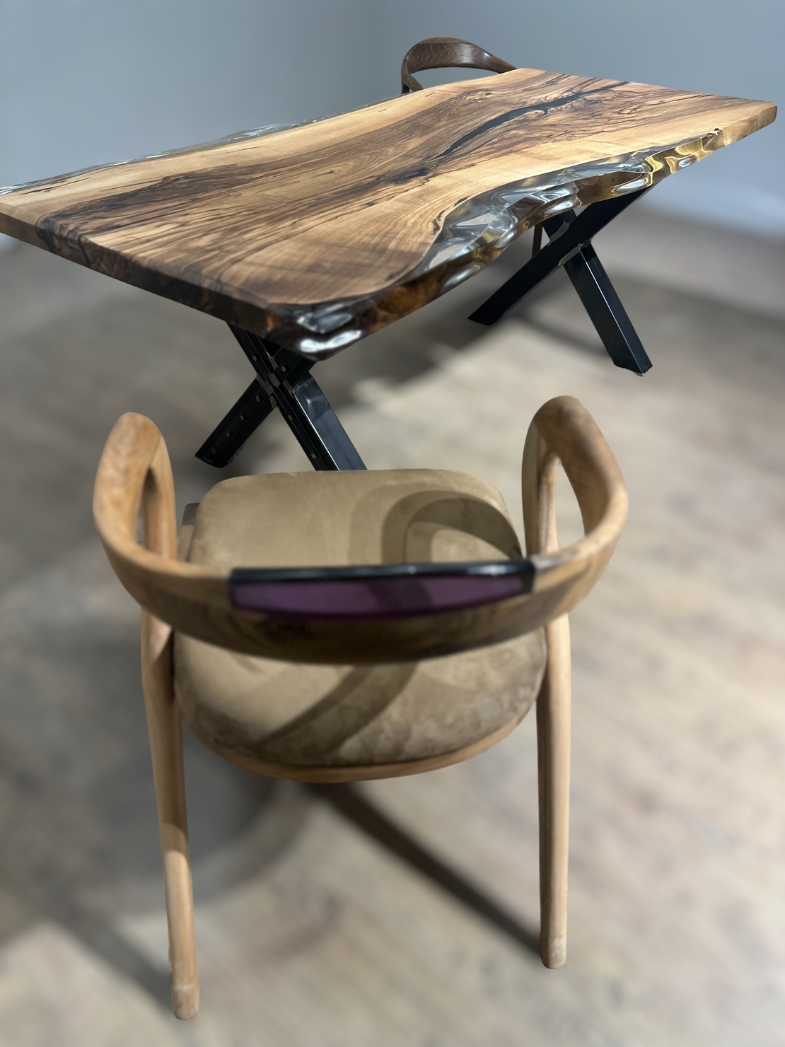 ръчно изработена прозрачна епоксидна маса от орех – 200/100 см