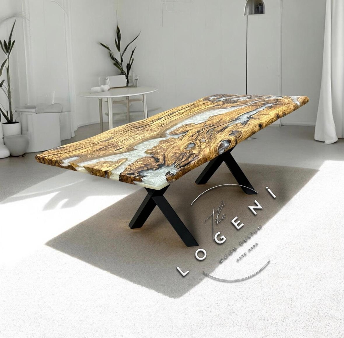 Ръчно изработена епоксидна маса от маслиново дърво