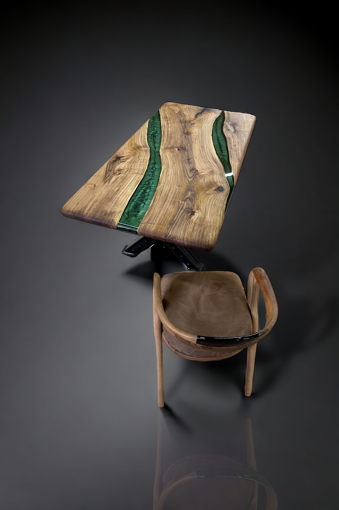 Маса от естествено дърво със смарагдово зелена епоксидна смола – Emerald River