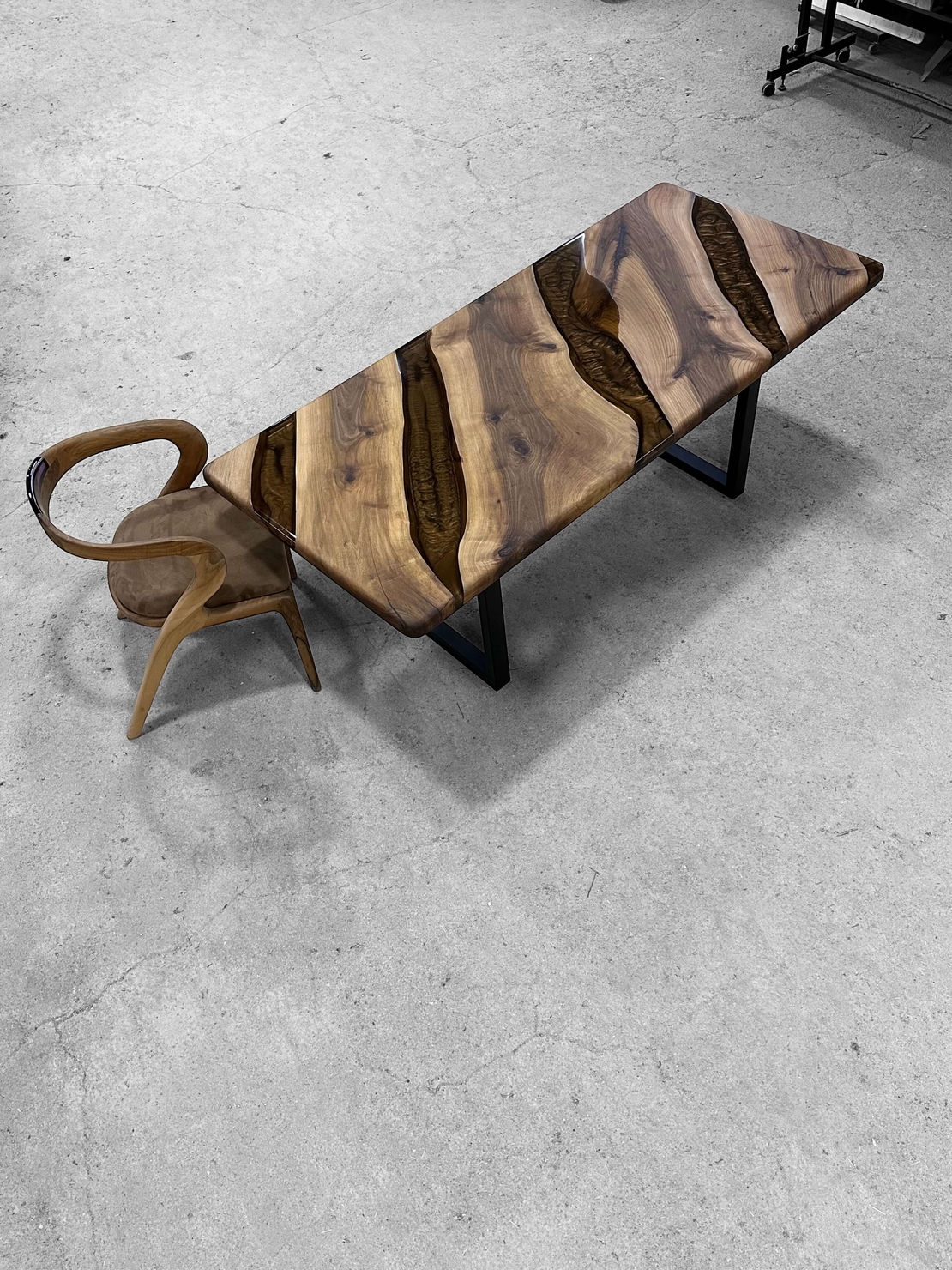 епоксидна маса от орех с кръстосана шарка