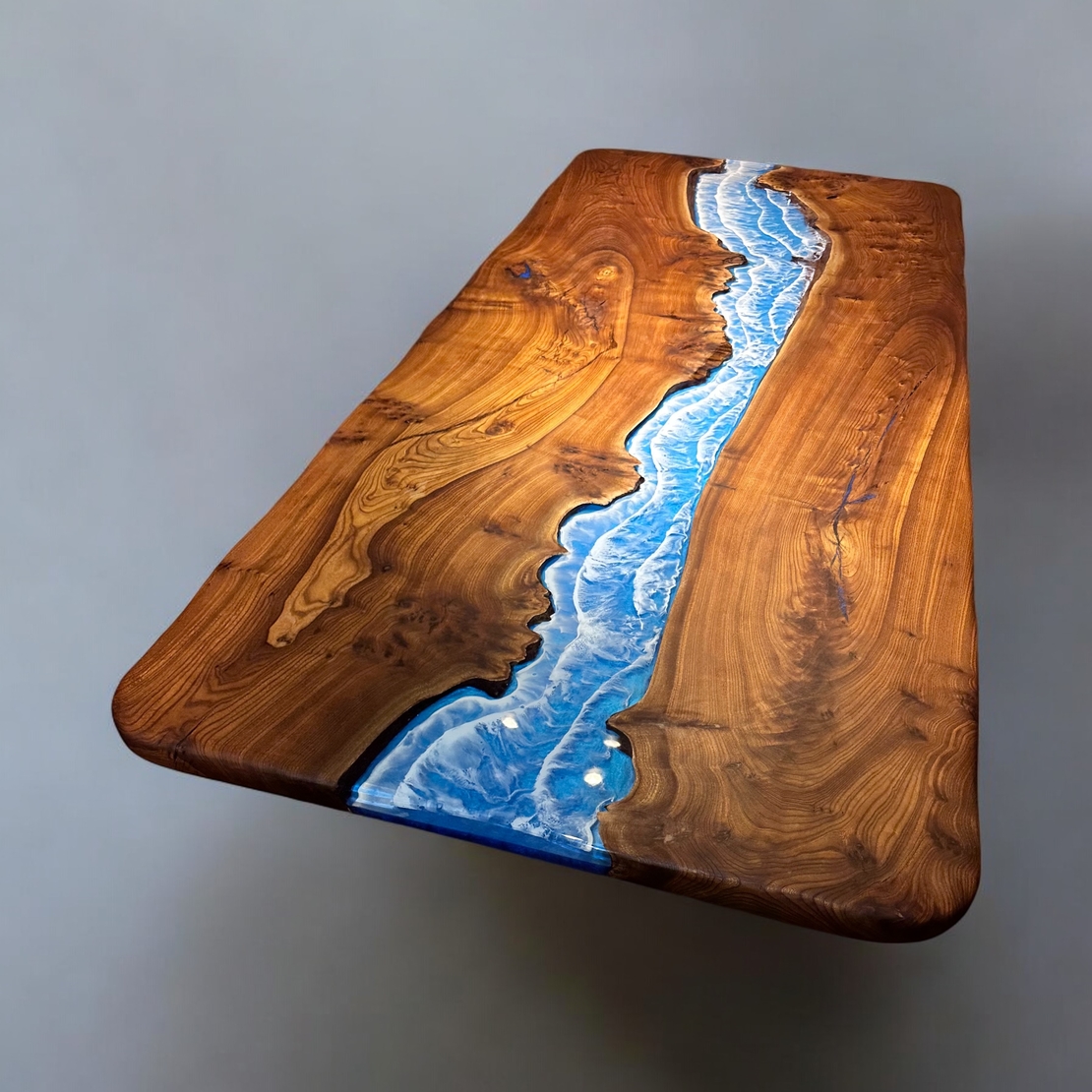 Ръчно изработена маса от масивно дърво с епоксиден морски ефект– LogeniWood (Custom Made)