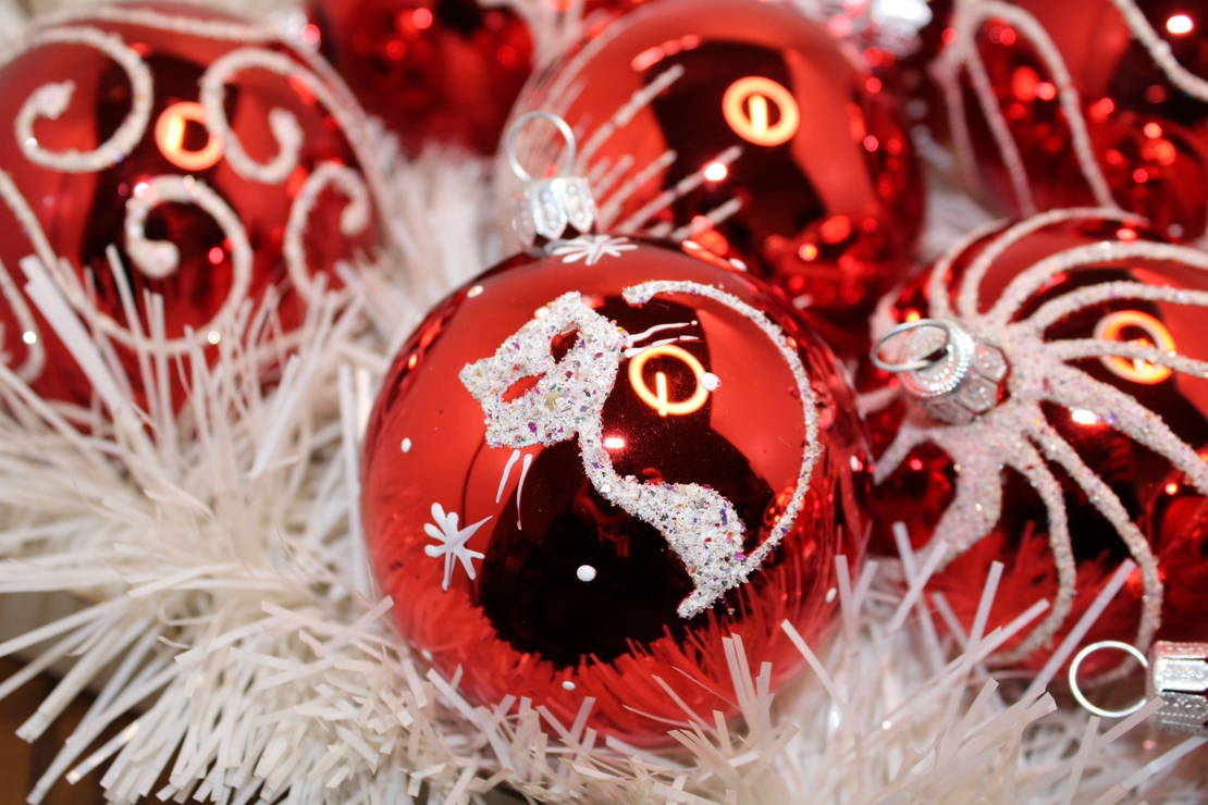 Стъклена коледна играчка 6см