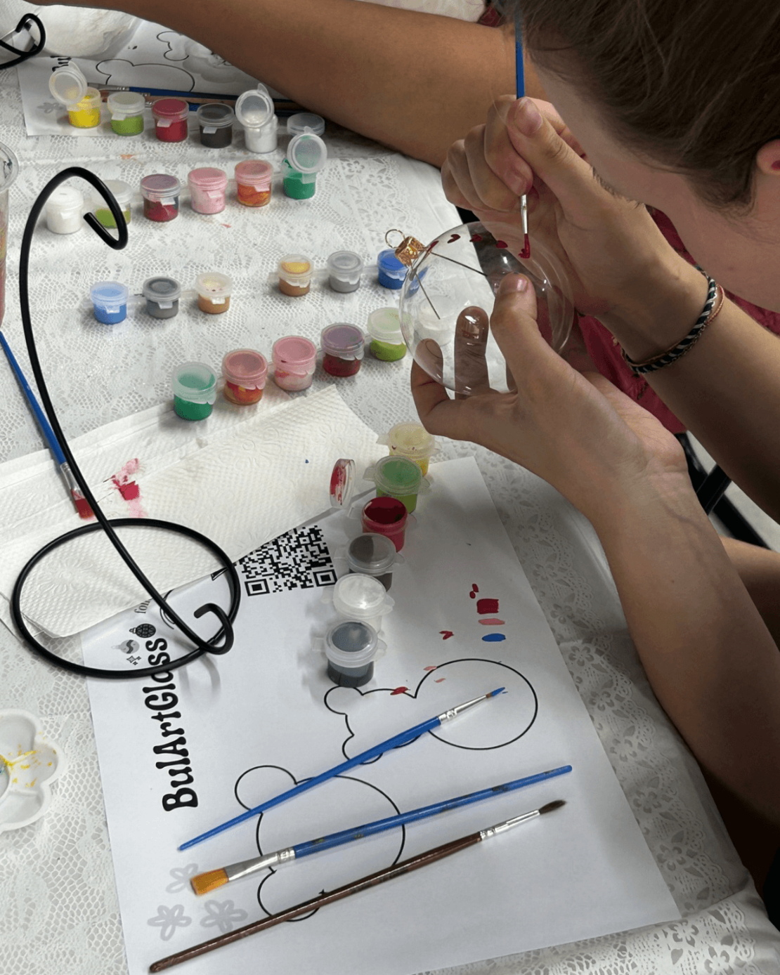 Работилница за рисуване на стъклени играчки