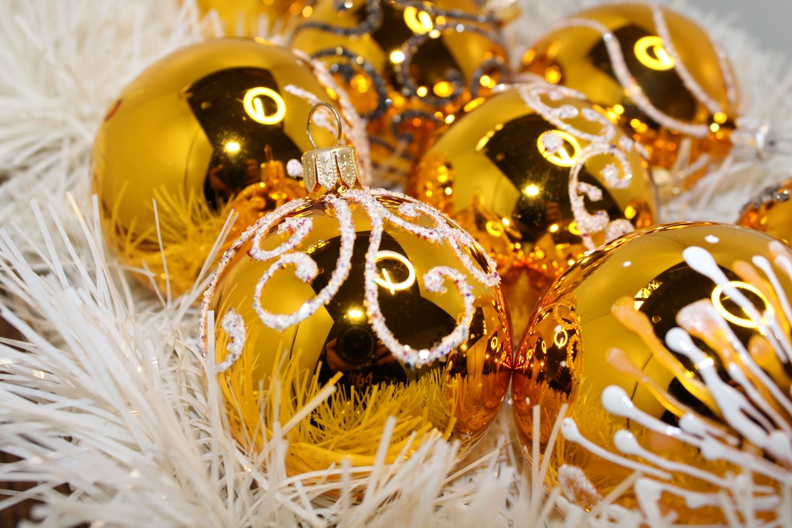 Стъклена коледна играчка 6см