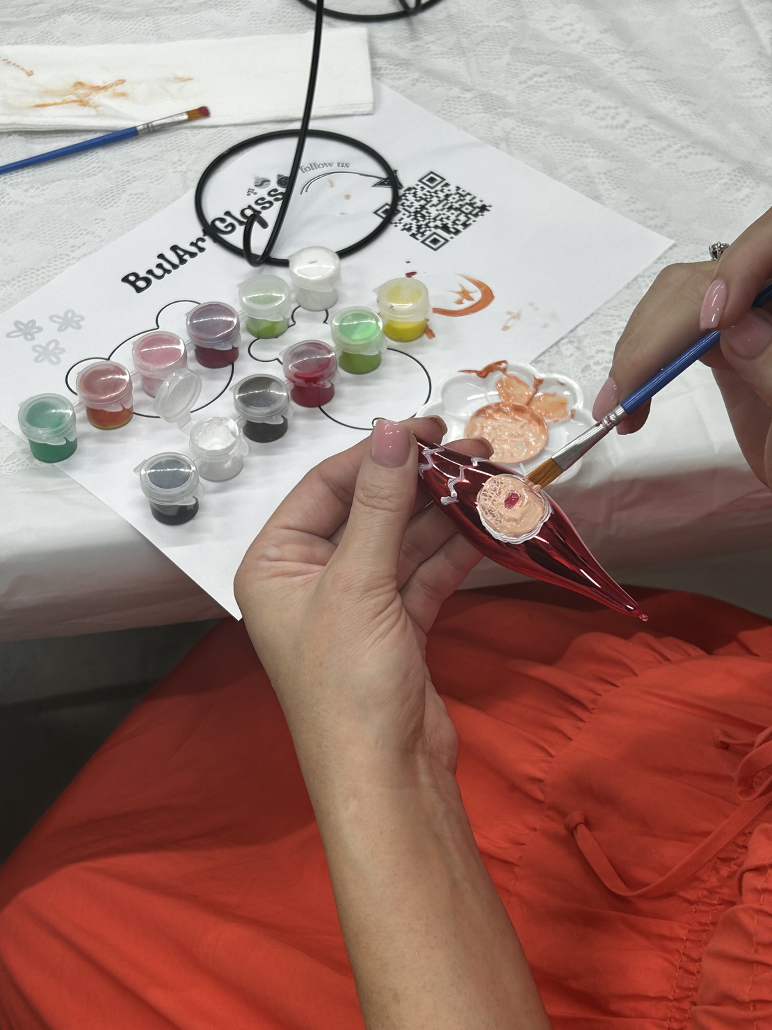 Работилница за рисуване на стъклени играчки