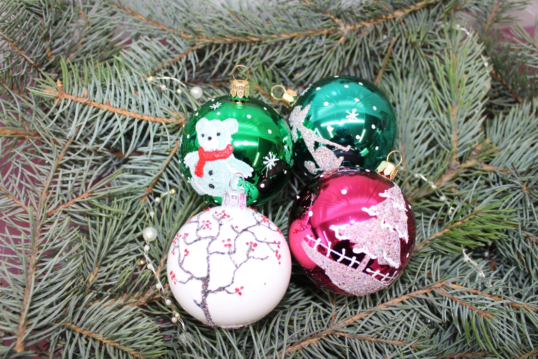 Стъклена коледна играчка 6см