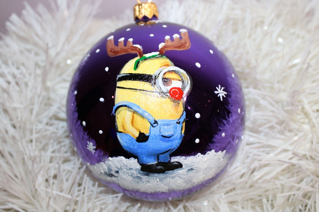 Стъклена коледна играчка - Миньон