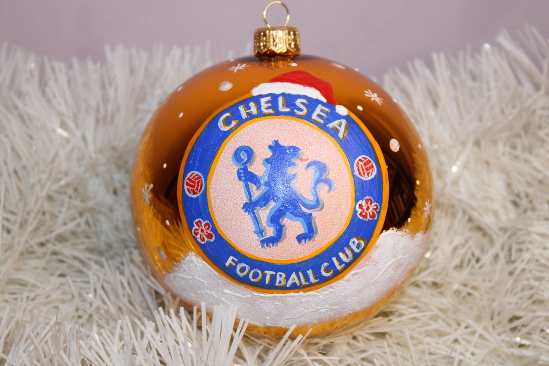 Стъклена коледна играчка с любим футболен отбор