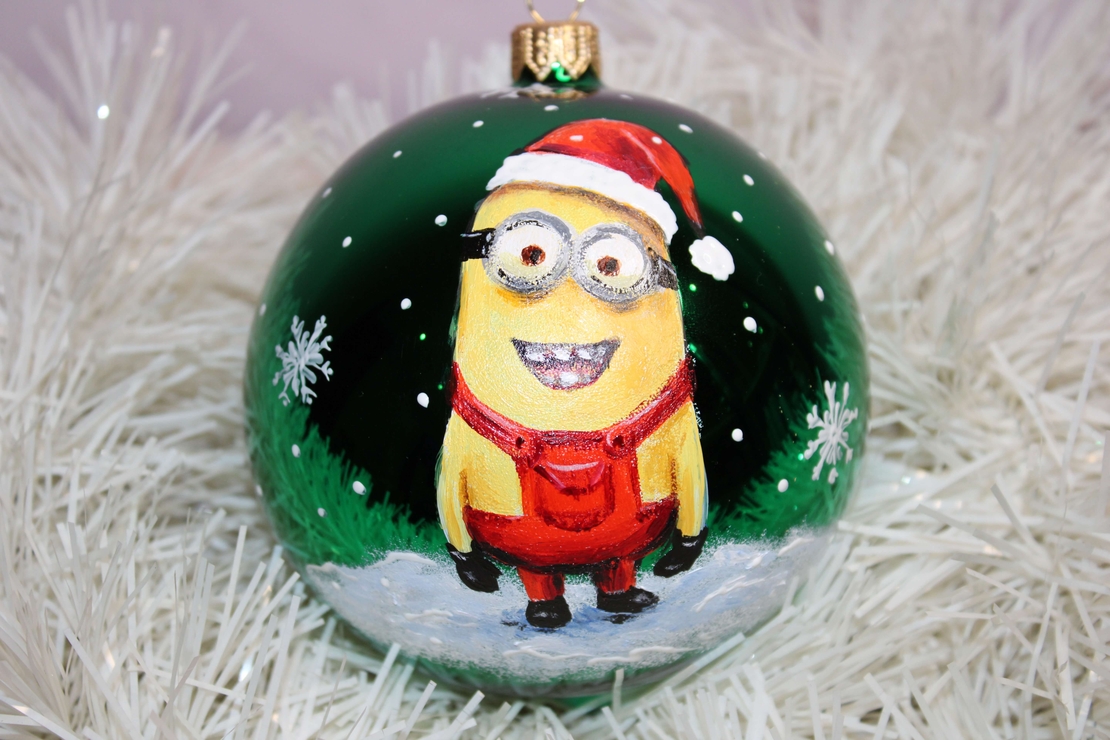 Стъклена коледна играчка - Миньон