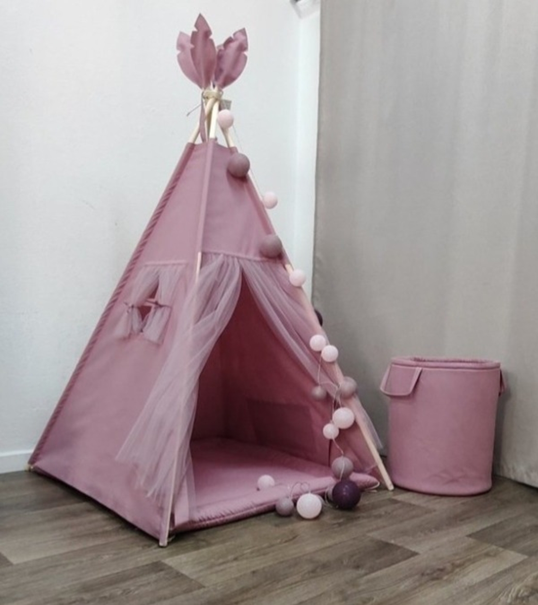 Едноцветна палатка за момиче с дебело килимче - Пепел от рози
