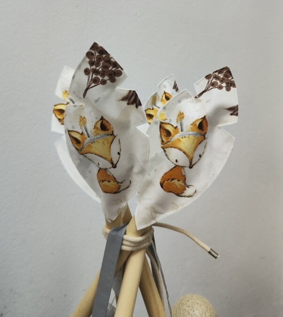 Едноцветна палатка с тънко килимче - Лисици в гората