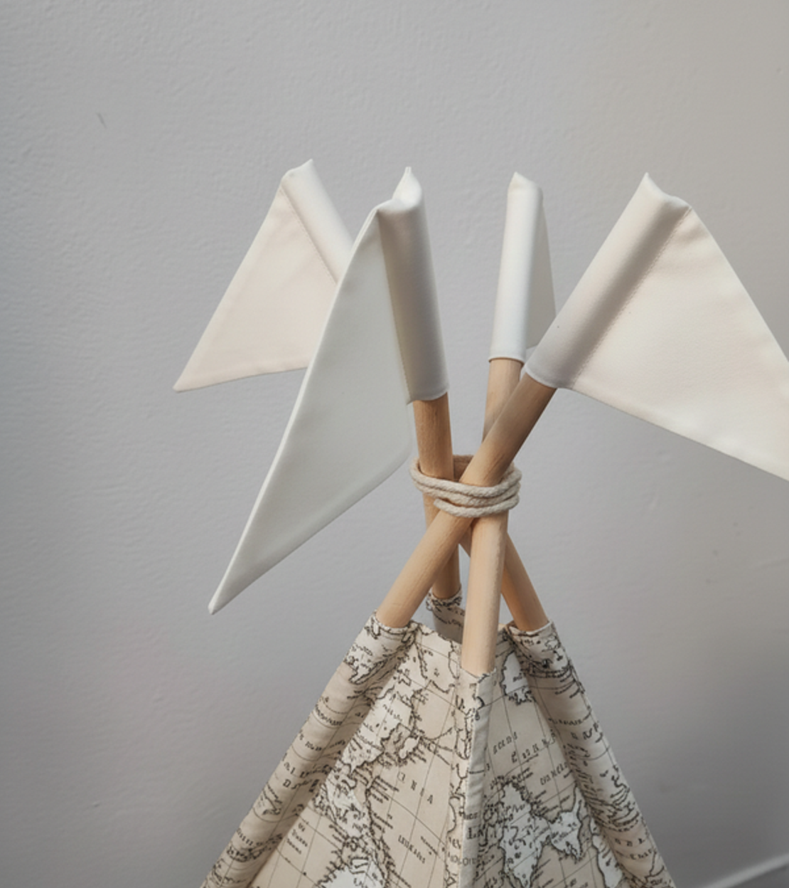 Едноцветна палатка с дебело килимче - „Световна карта“