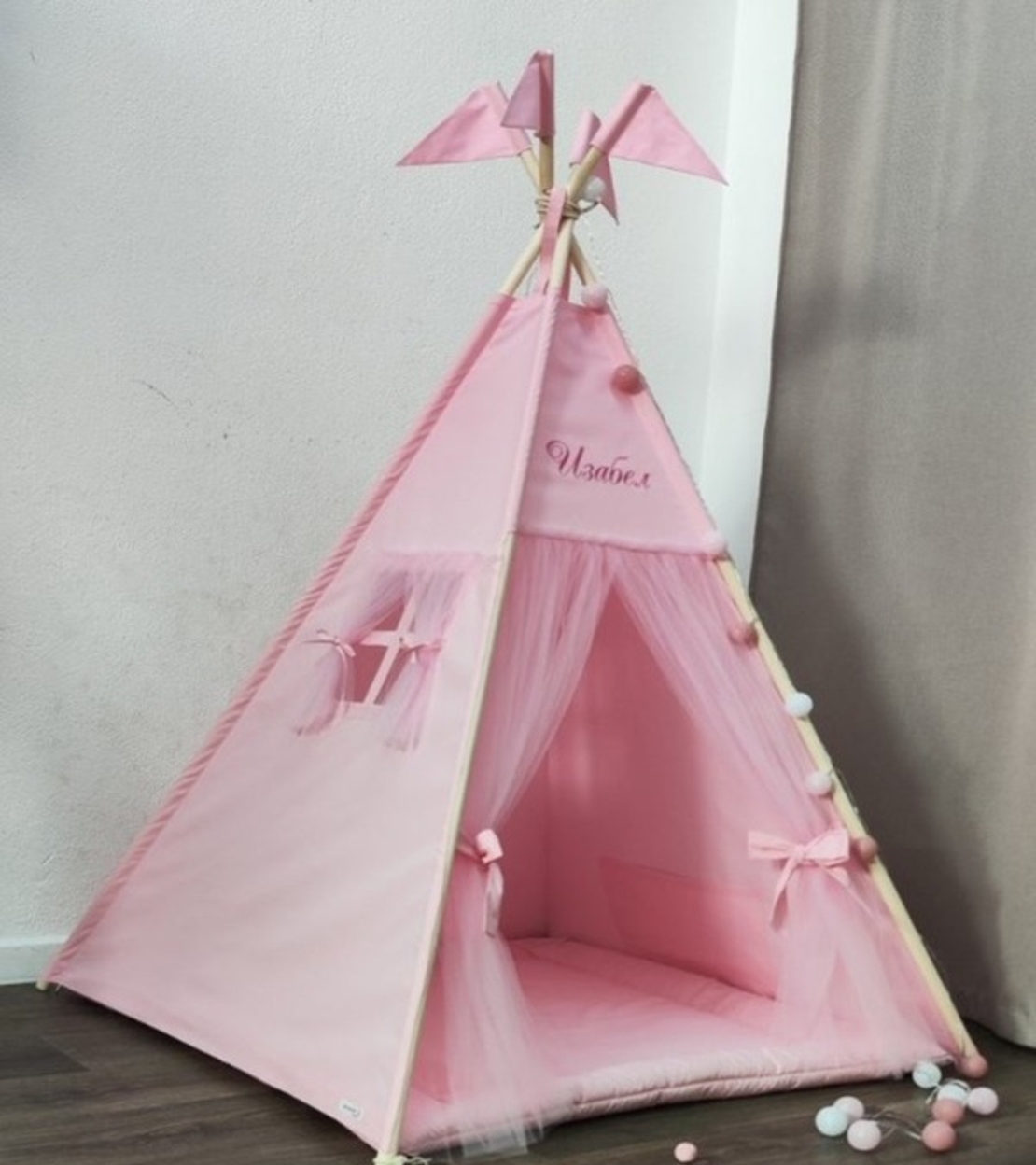 Едноцветна палатка за момиче в розово с тюл и дебело килимче