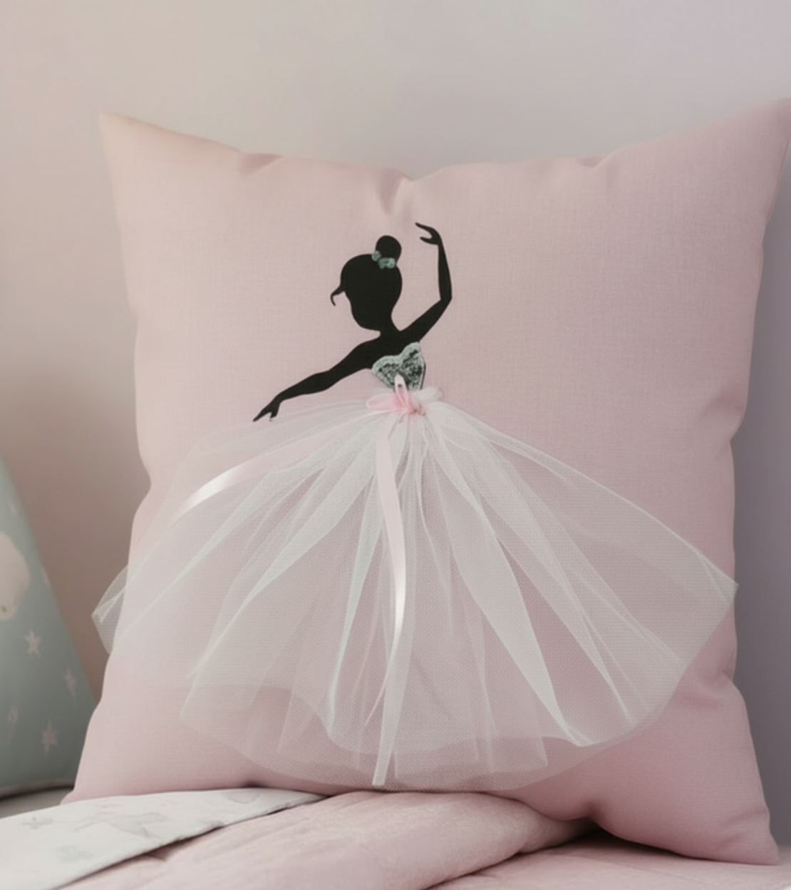 Декоративна възглавница балерина