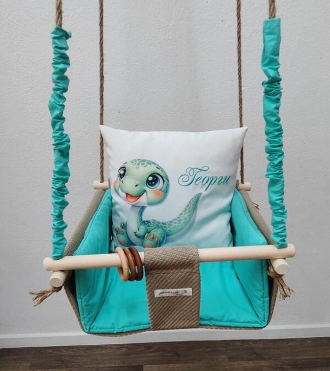 Бебешка люлка с принт на картинка - Дино в мента