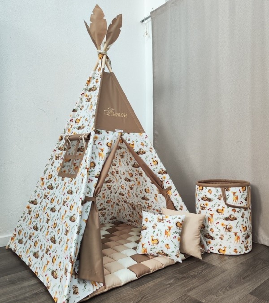 Детска палатка с дебело килимче на квадратчета - 