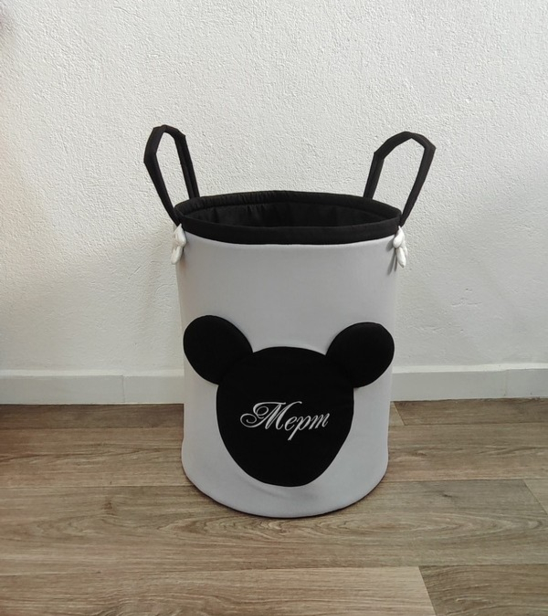 Персонализиран кош за играчки с име – Мики Маус в сиво