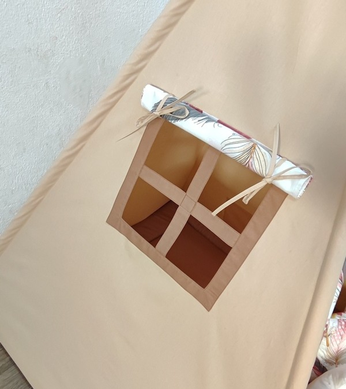 Едноцветна палатка с дебело килимче  -  Индианско типи