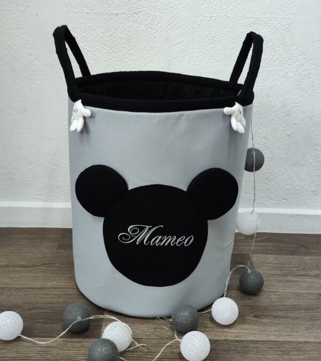 Персонализиран кош за играчки с име – Мики Маус в сиво